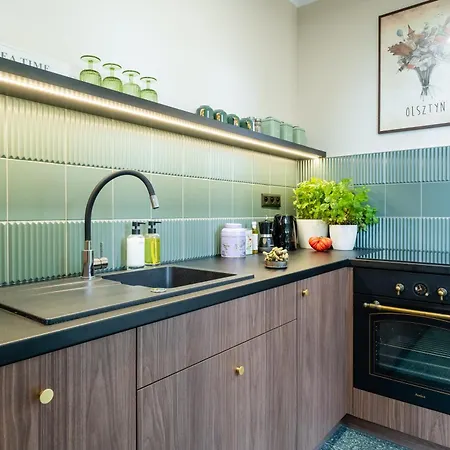 Stara Warszawska 43 *