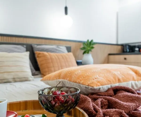 Stara Warszawska 43 *