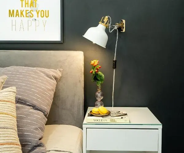 Stara Warszawska 43 *